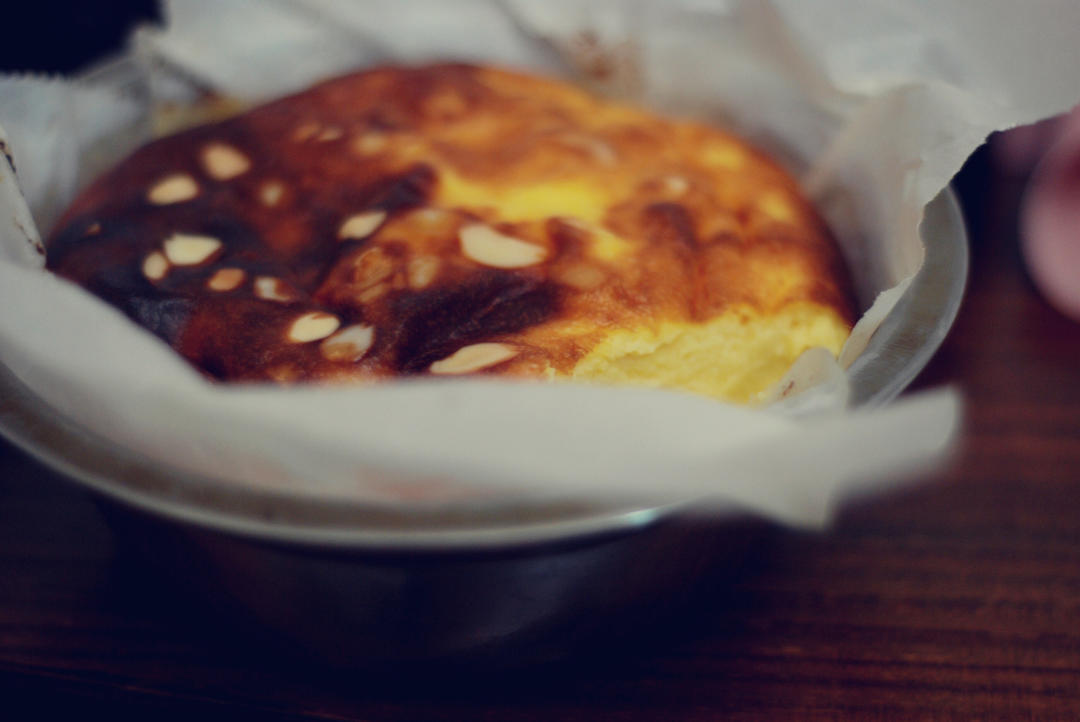 极简伪巴斯克|冰凉细腻芝士酸奶蛋糕|无油无面粉健康