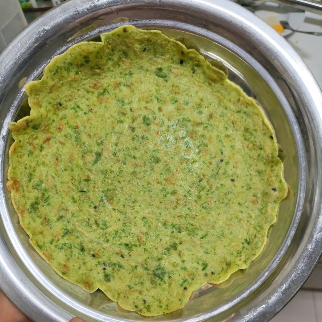 芹菜叶不浪费，快手早餐小饼做起来
