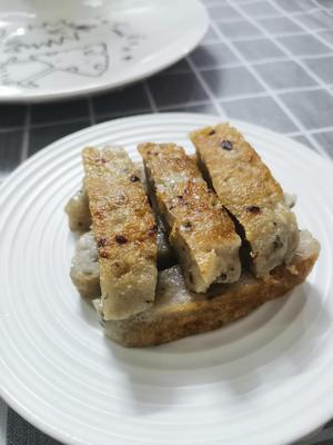 香煎鲮鱼肉饼的做法 步骤4