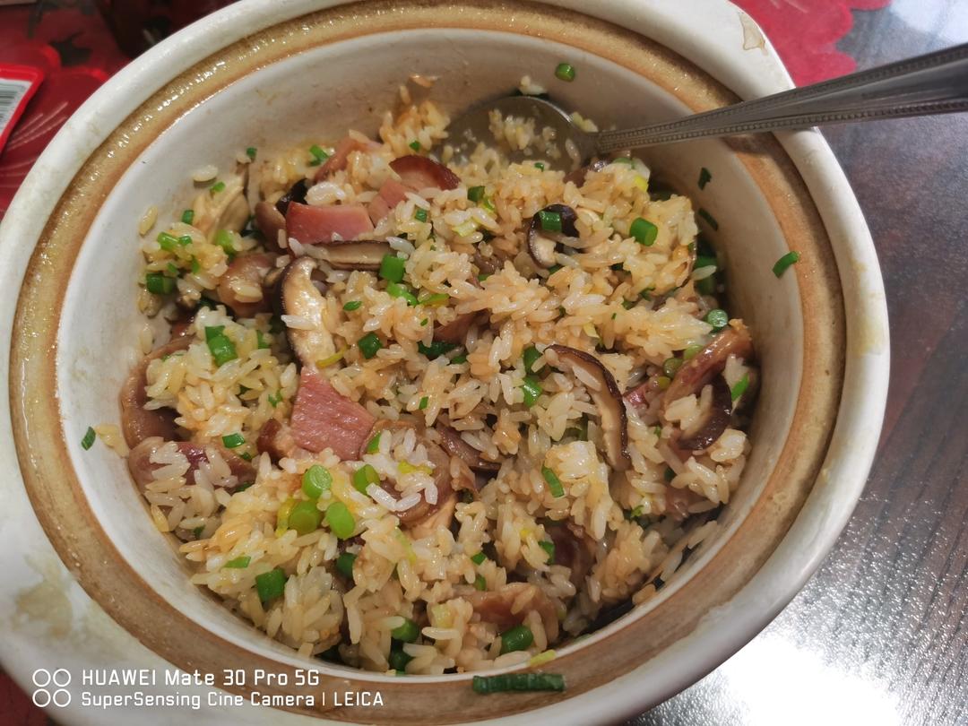 腊味煲仔饭，20分钟饭菜同出