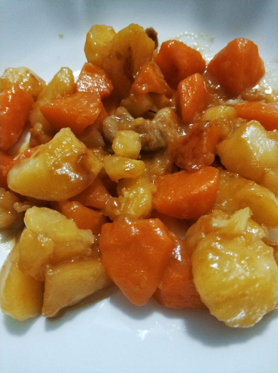 猪肉炖土豆胡萝卜