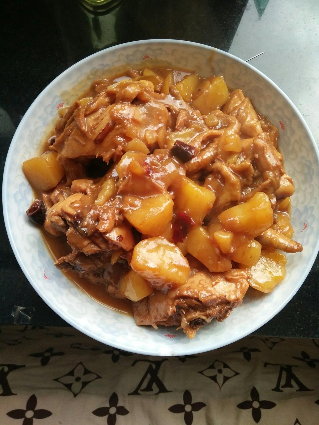 土豆炖鸡块