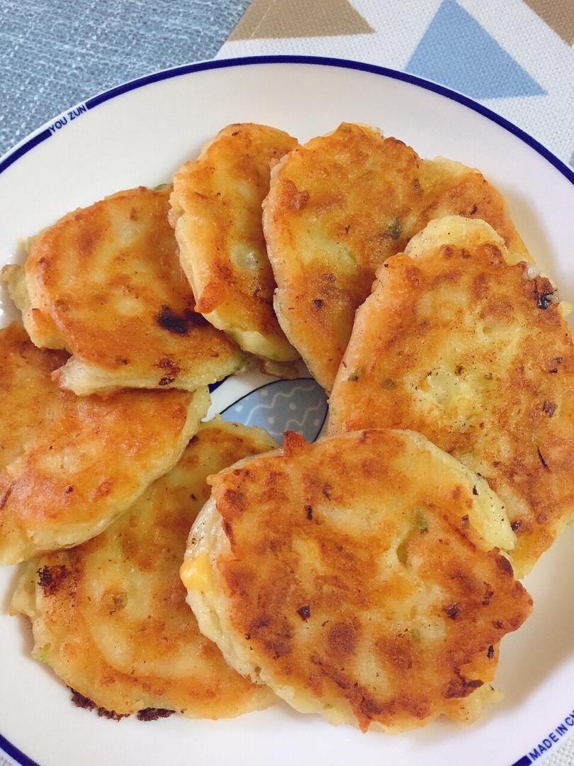 不加一滴水，外酥里嫩的香煎土豆饼❗️