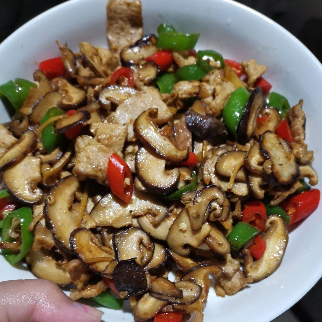 香菇炒肉｜贼香