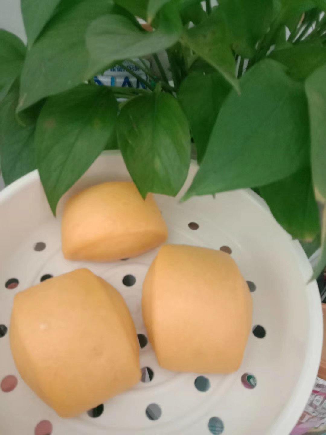 新手也可以--详解如何做出人见人爱、金黄的南瓜馒头