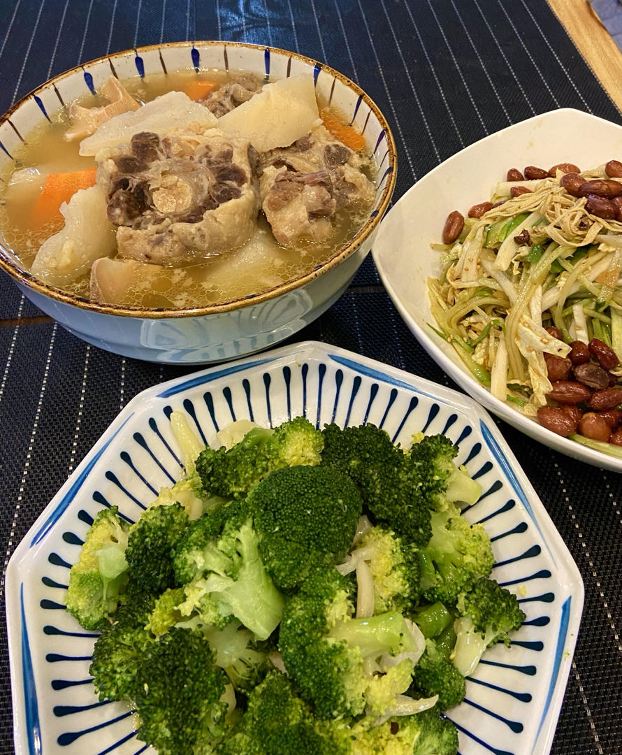 清炖牛尾汤