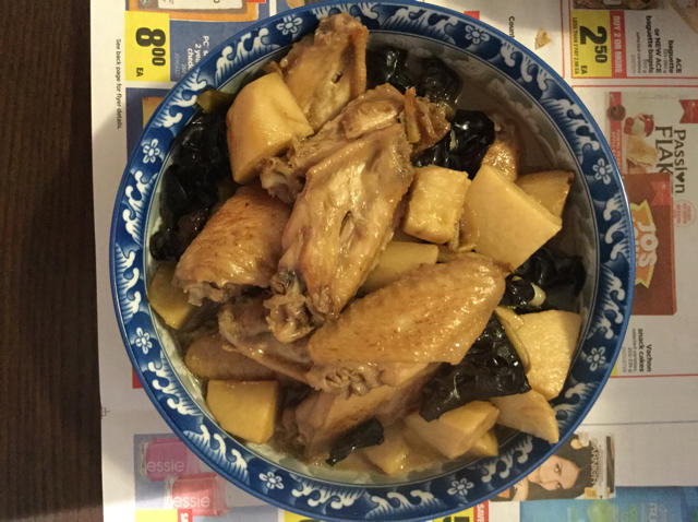 小芋头烧鸡翅