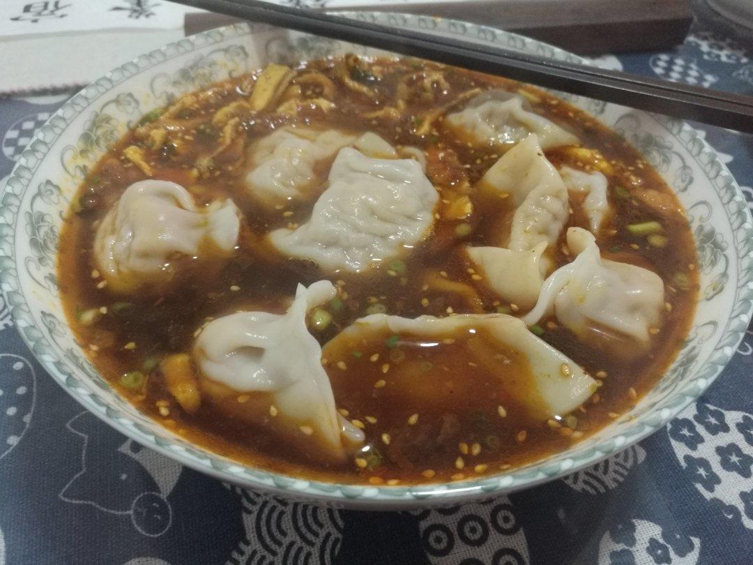 酸汤水饺