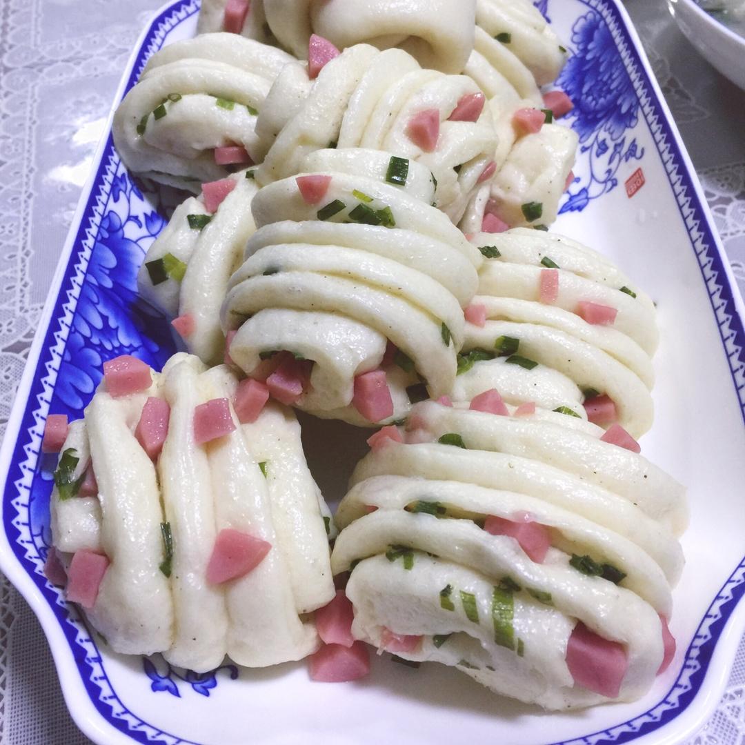 最好吃的火腿葱香花卷—附让葱不变黄的小窍门