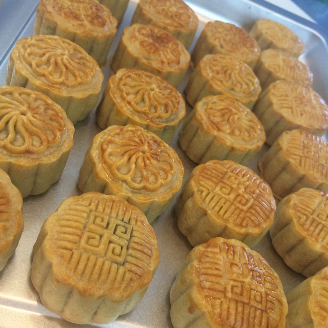 广式月饼——蛋黄莲蓉月饼