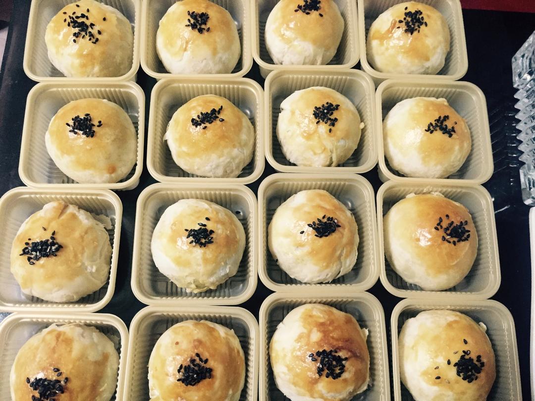 蛋黄酥：抹茶酥：（奶黄味）