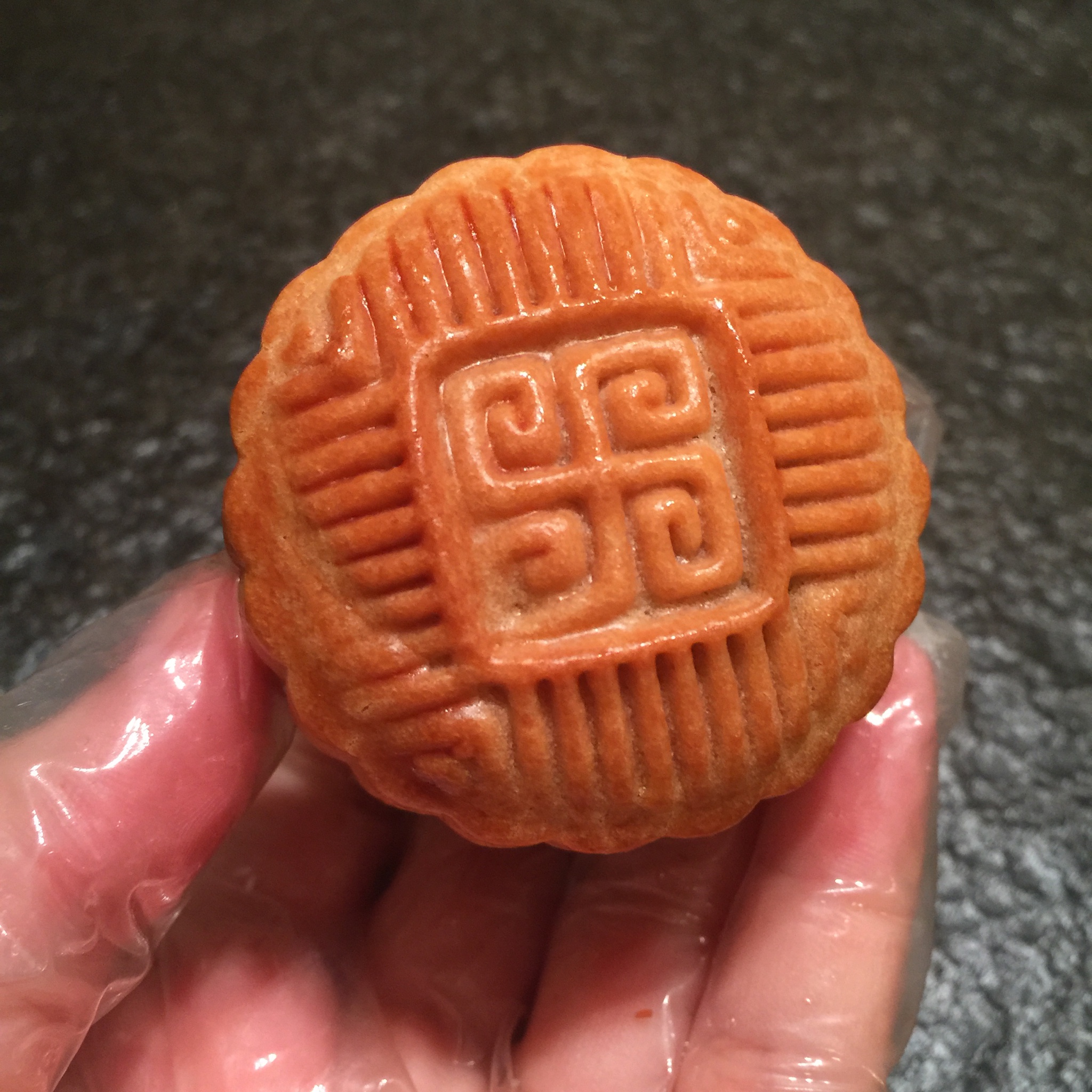 广式月饼—蛋黄莲蓉月饼