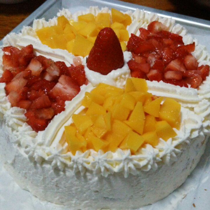 奶油水果装饰蛋糕