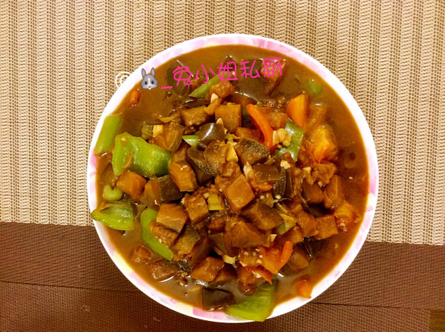 西红柿尖椒炒茄子