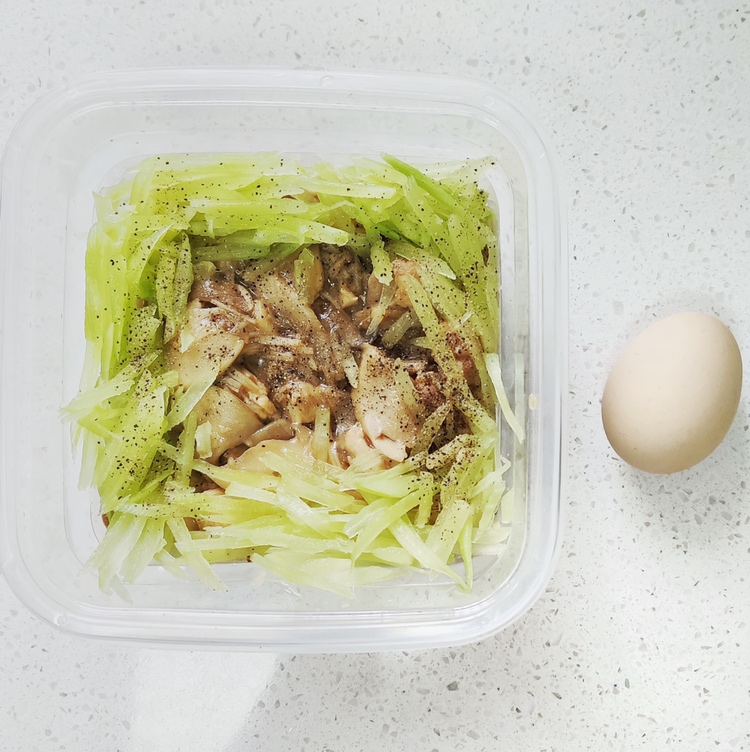 低脂高蛋白-菜花米炒藜麦+杂菇滑鸡肉盖饭的做法