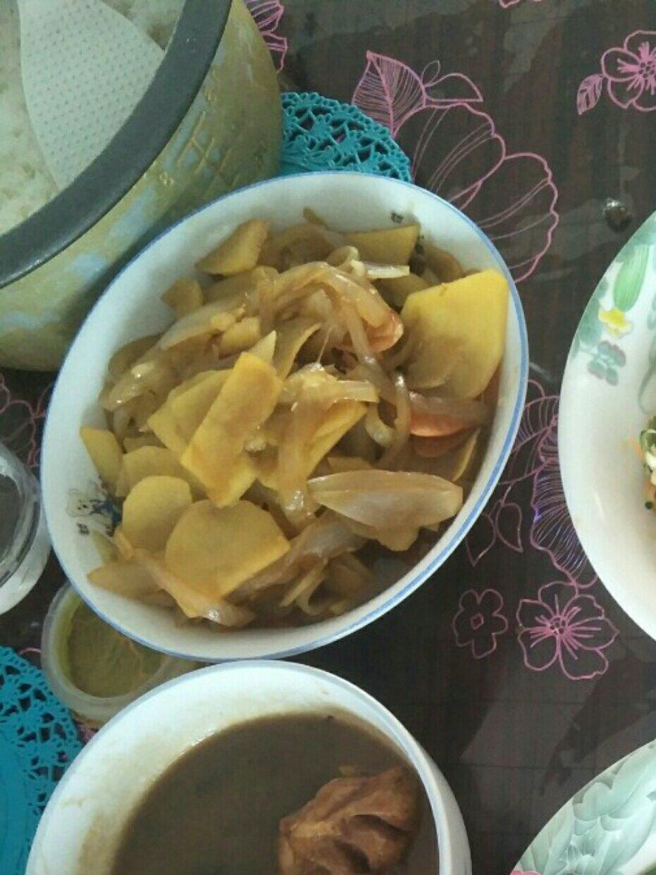 洋葱炒土豆