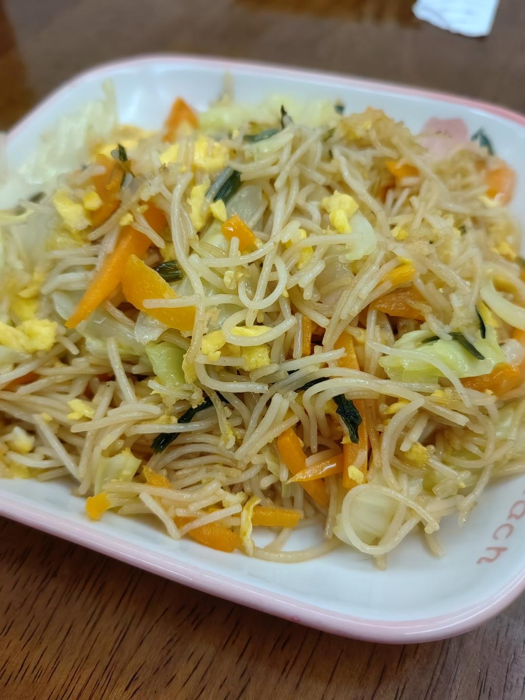 包菜粉丝炒鸡蛋