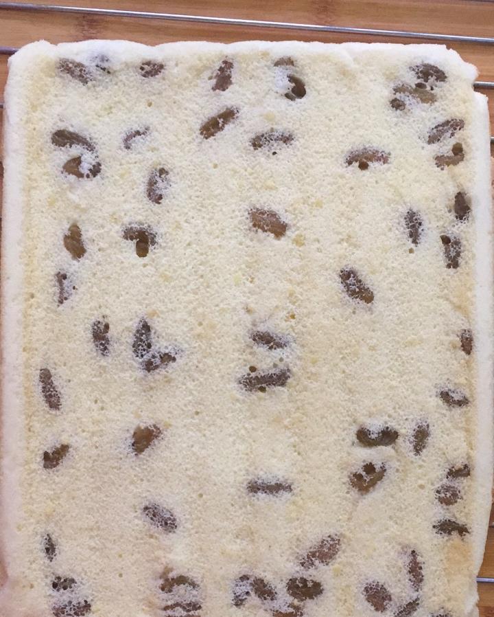 葡萄干蛋糕卷