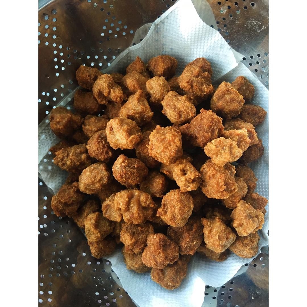 酥炸肉丸子