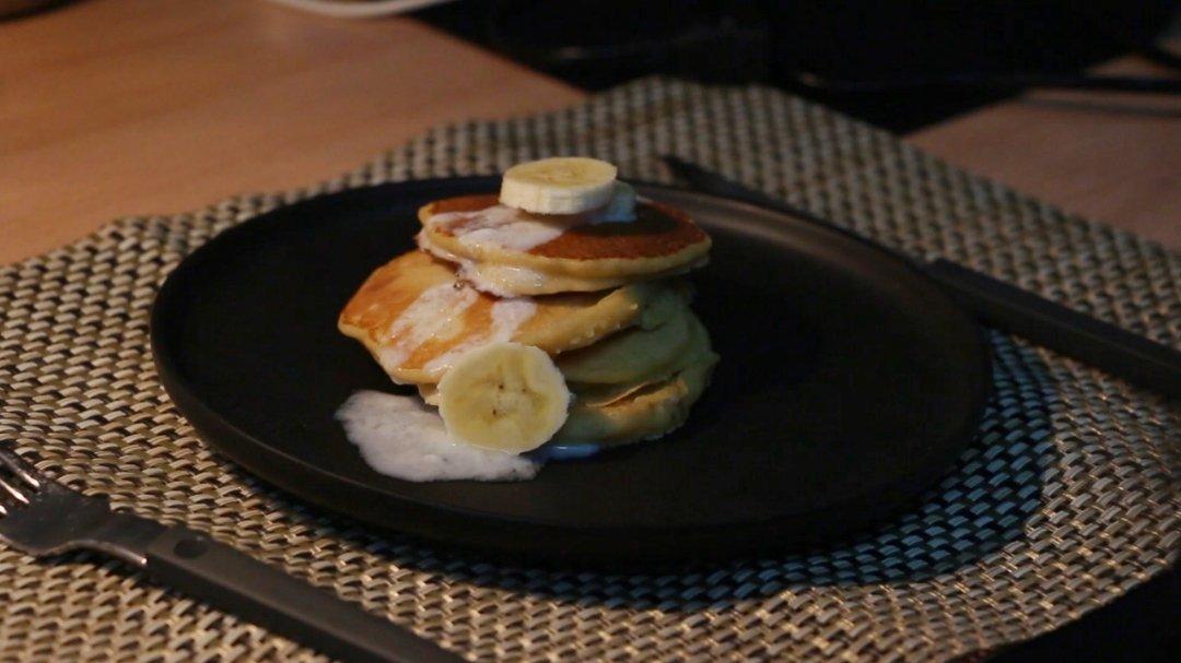 【减脂早餐】无油香蕉松饼（超简单）