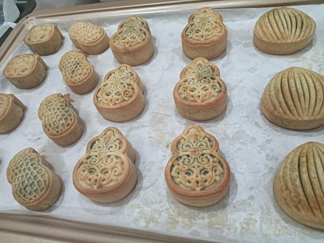 五盘一炉，经典黑芝麻核桃月饼