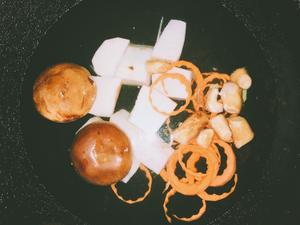 香菇山药🥕鸡肉丸的做法 步骤3