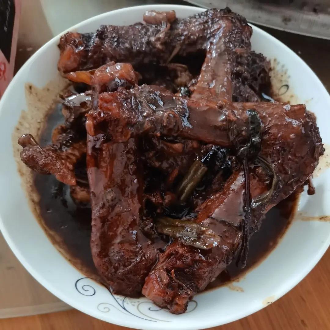 酱汁卤鸭翅