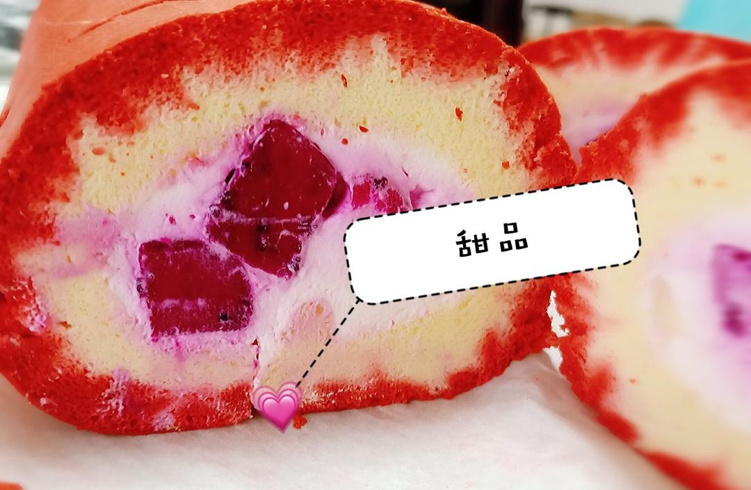 哪吒风火轮主题下午茶，红丝绒旋风卷，红丝绒蛋糕卷，劣狐狐烘焙