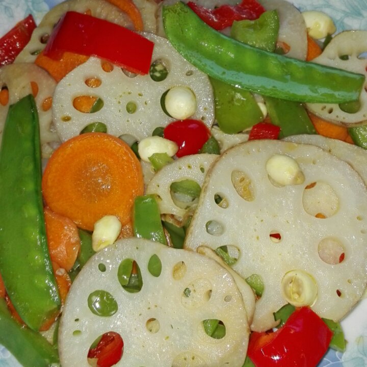 素菜也可以这么美—荷塘小炒