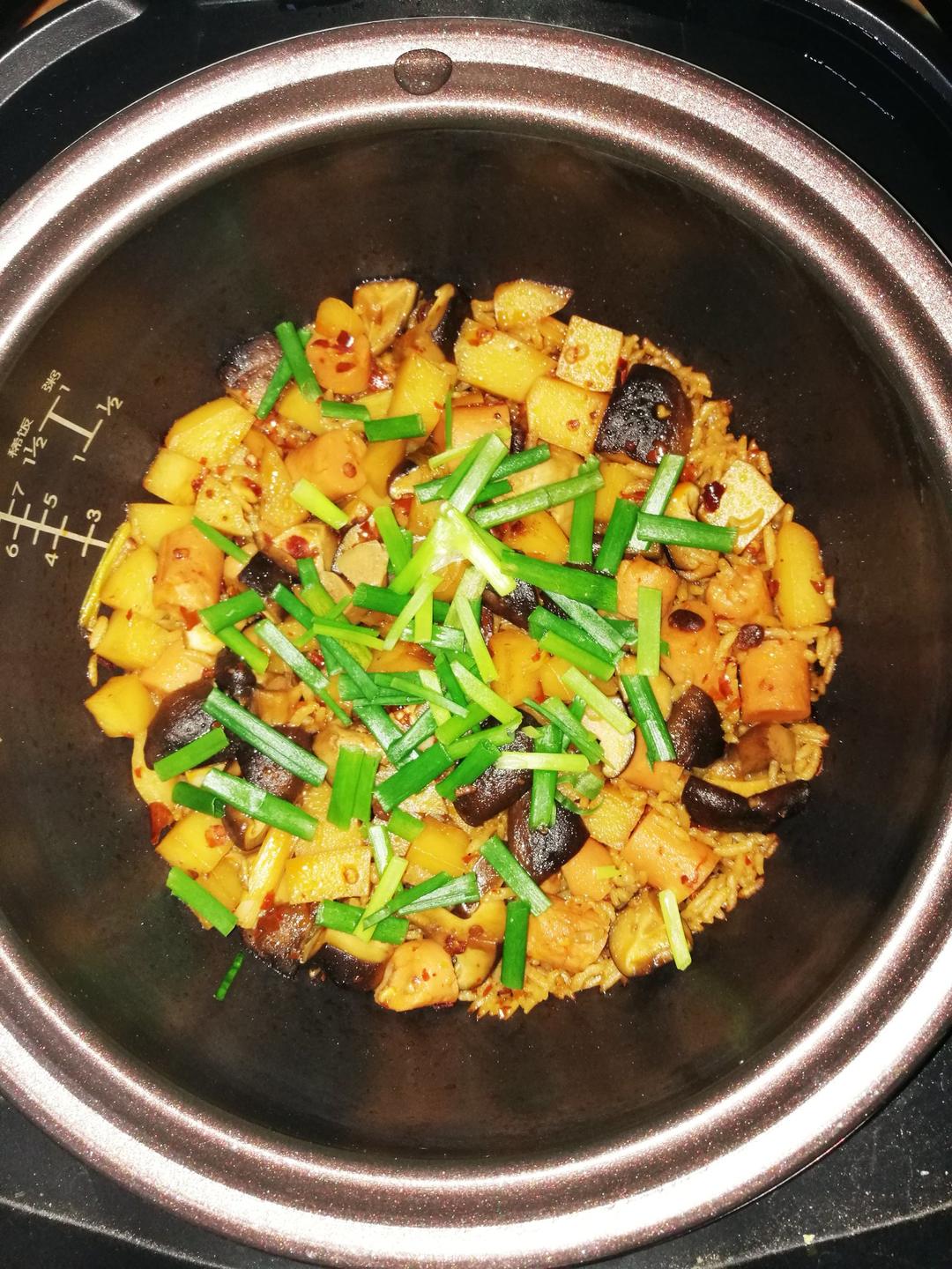 土豆焖饭（电饭锅版）