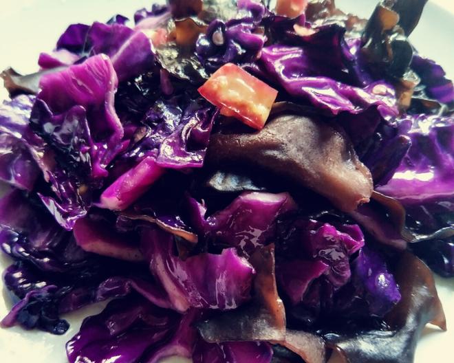 小米椒炒紫甘蓝✘木耳的做法