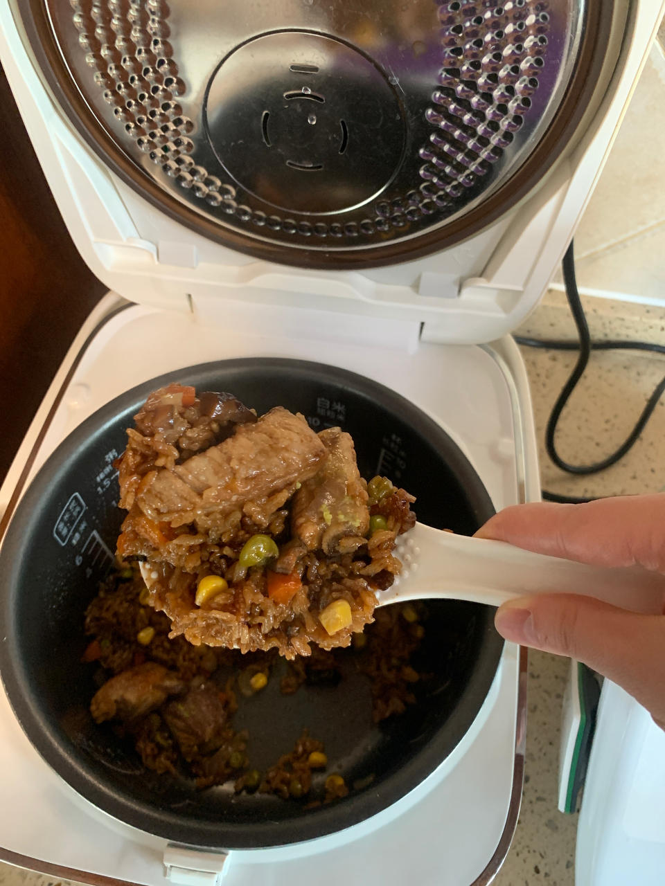 【排骨焖饭】