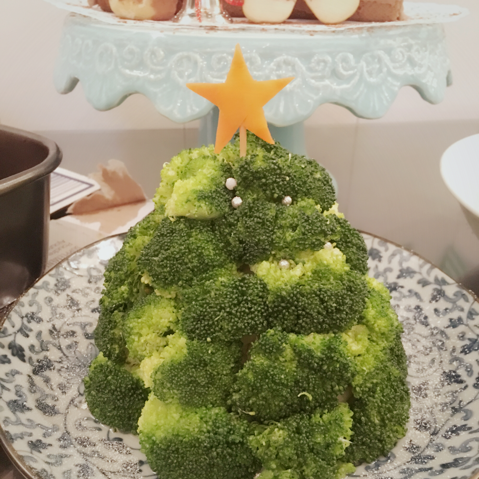 圣诞树沙拉的详细制作方法（西兰花土豆泥圣诞花环）
