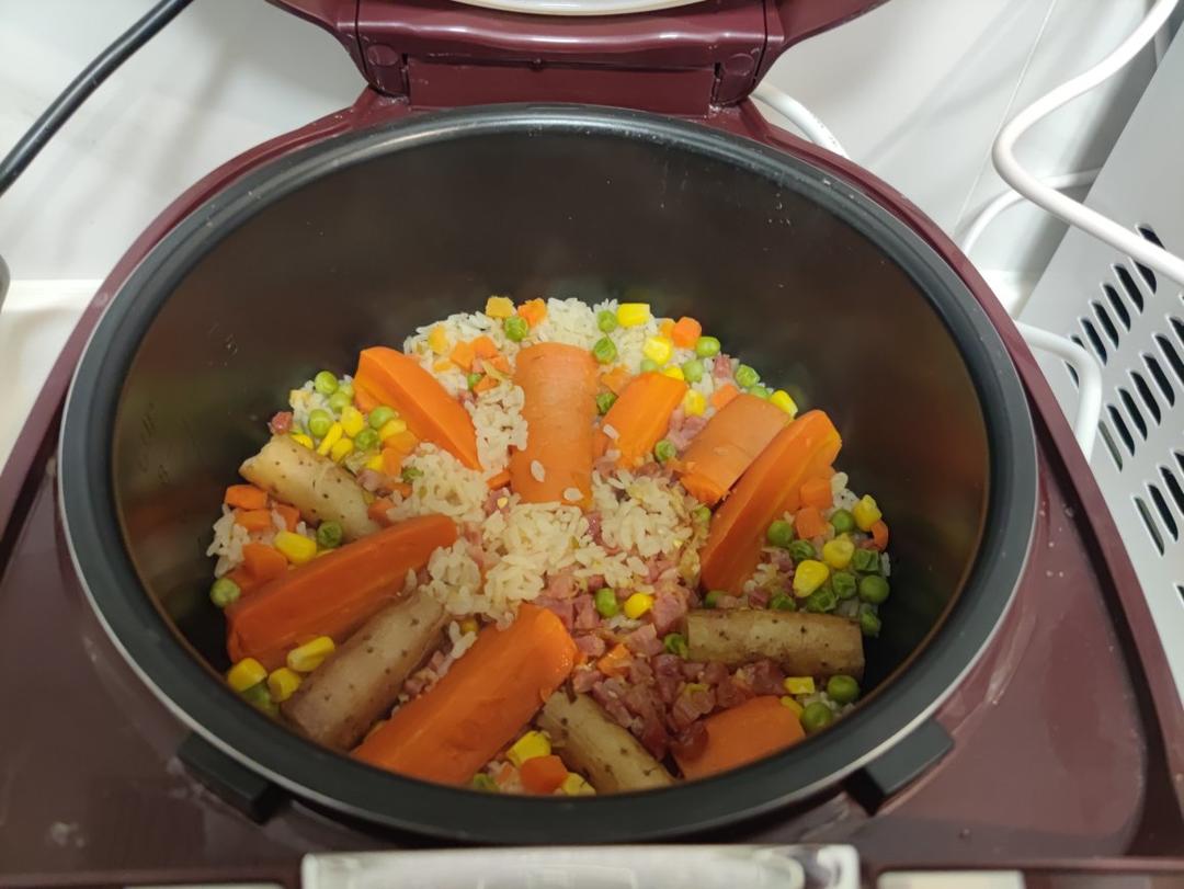 全网最好吃的网红焖米饭，做出了煲仔饭的赶脚，俩儿子抢着吃