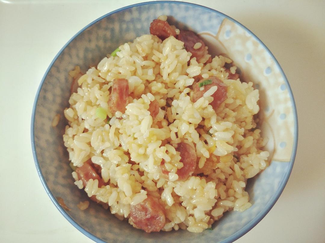 电饭煲香肠焖饭