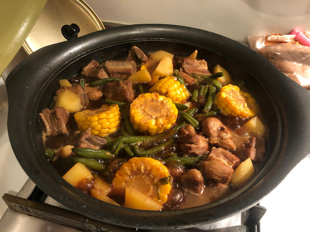 硬菜代表--排骨炖豆角土豆（豆角焖面胚子）