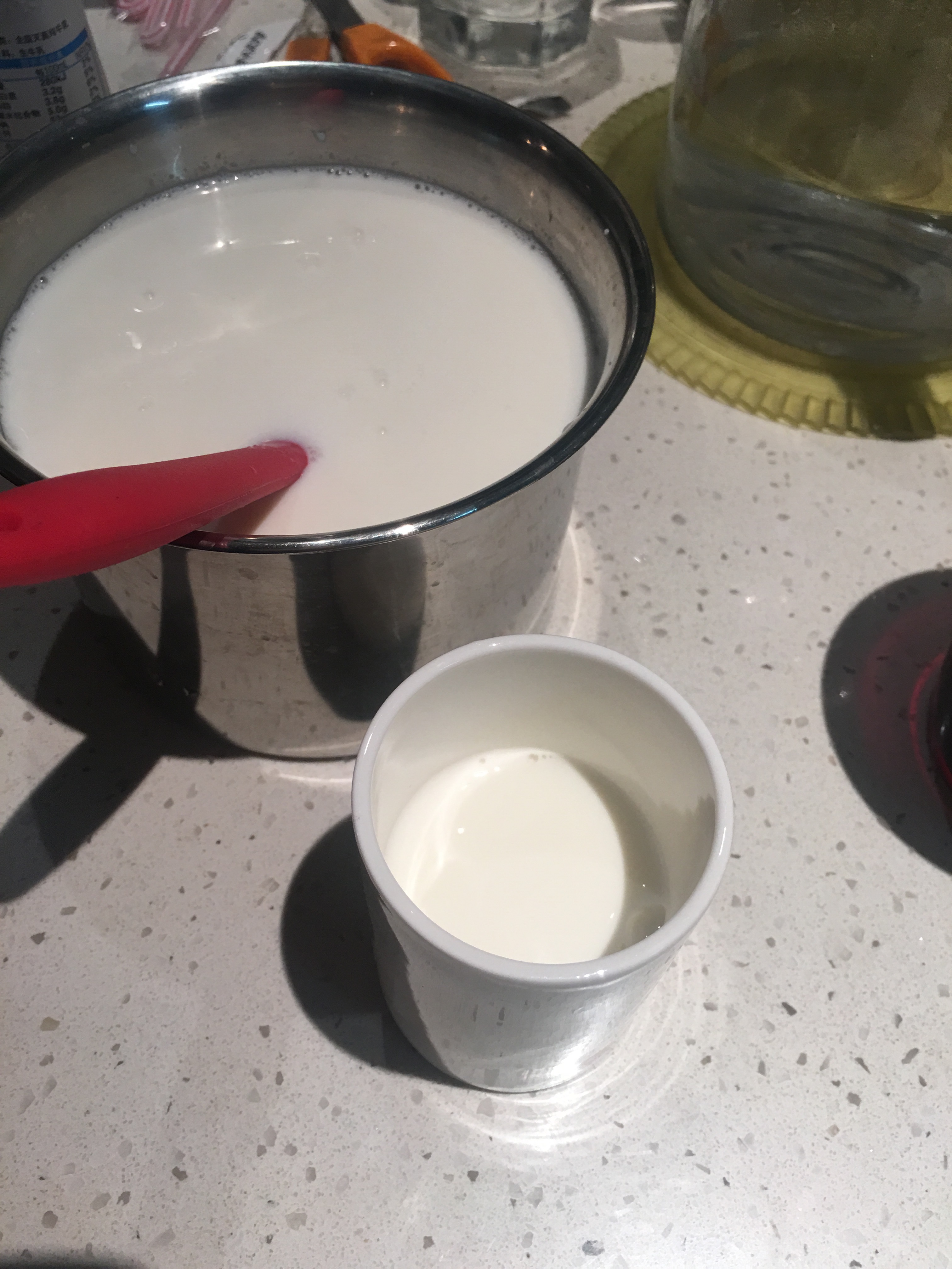 超详细，无敌好吃手工酸奶（发酵菌版）的做法 步骤3