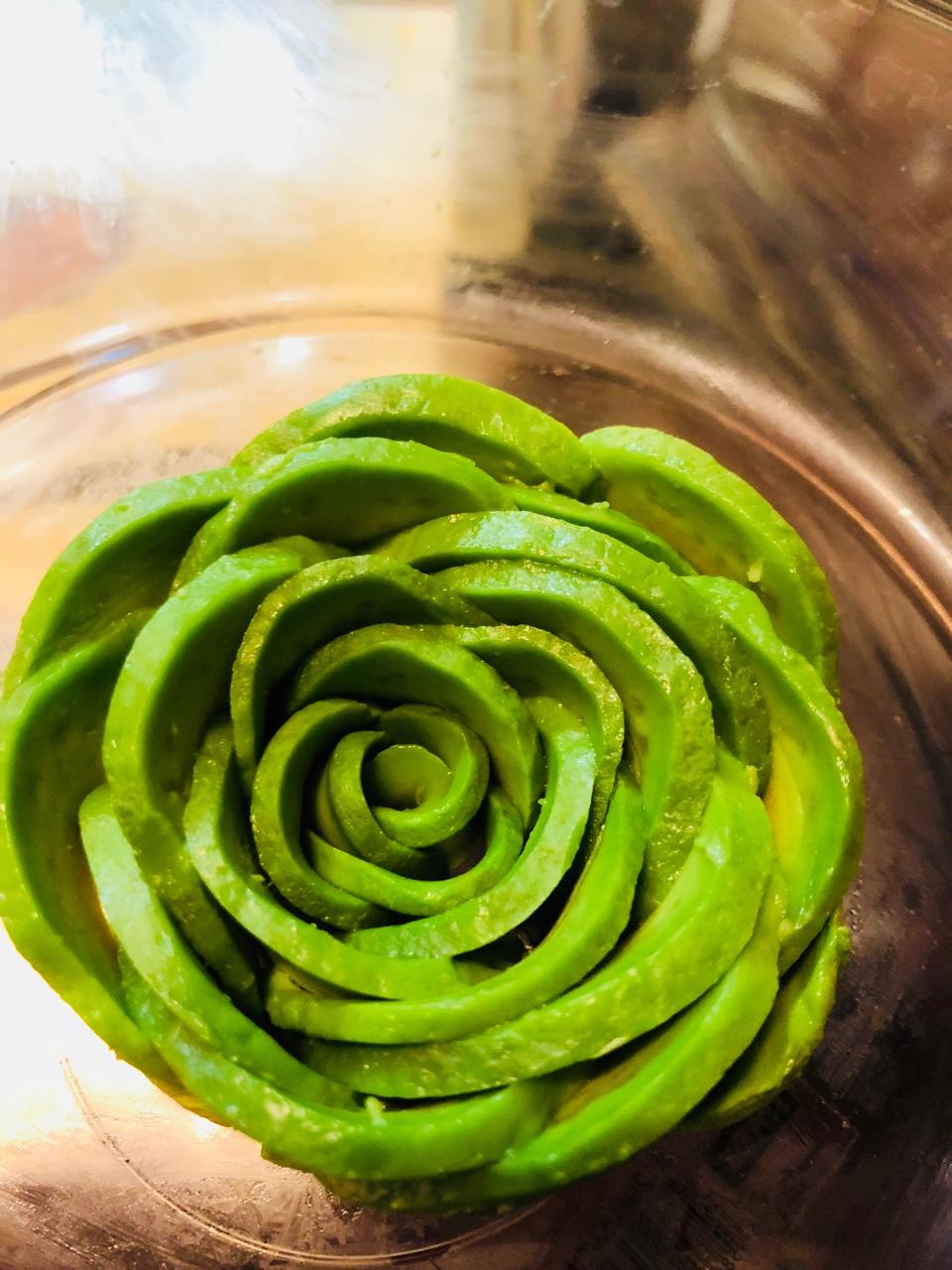 水瓶座懒人做的牛油果花,高颜值哦