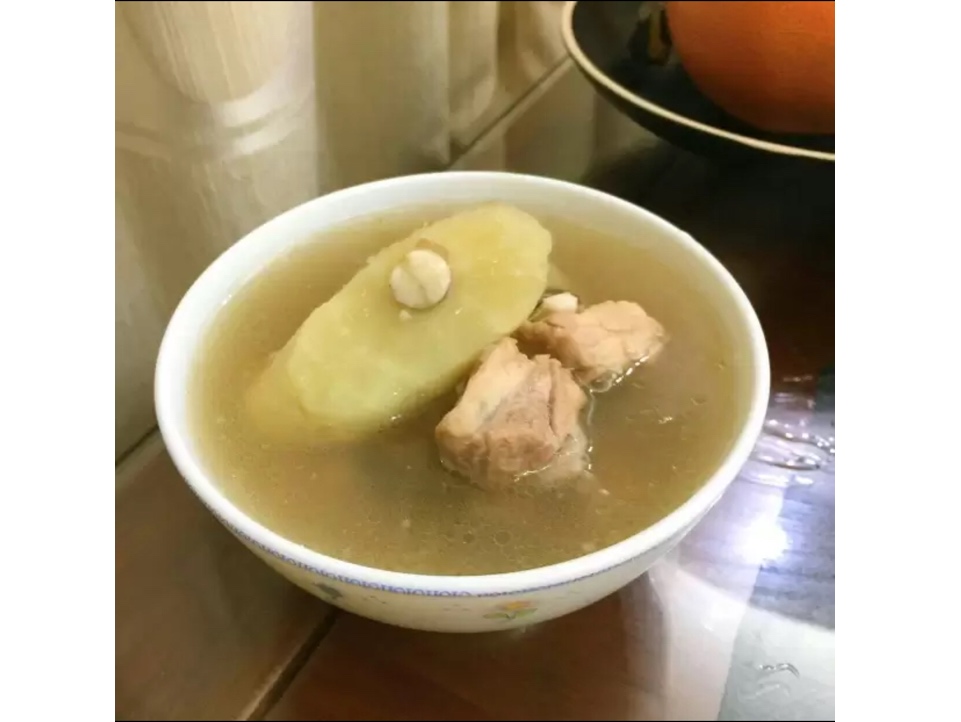 竹芋排骨汤的做法