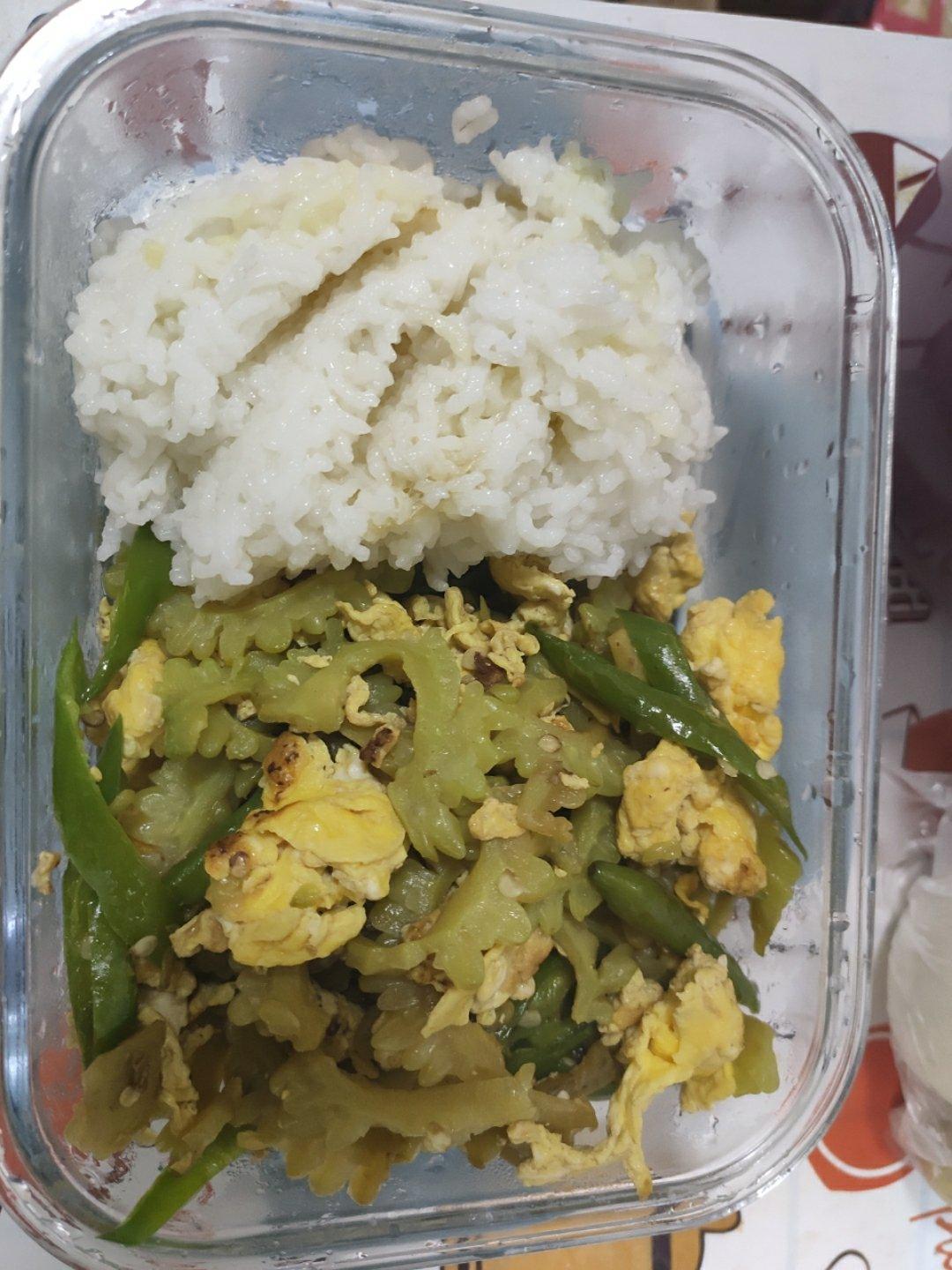 苦瓜炒鸡蛋