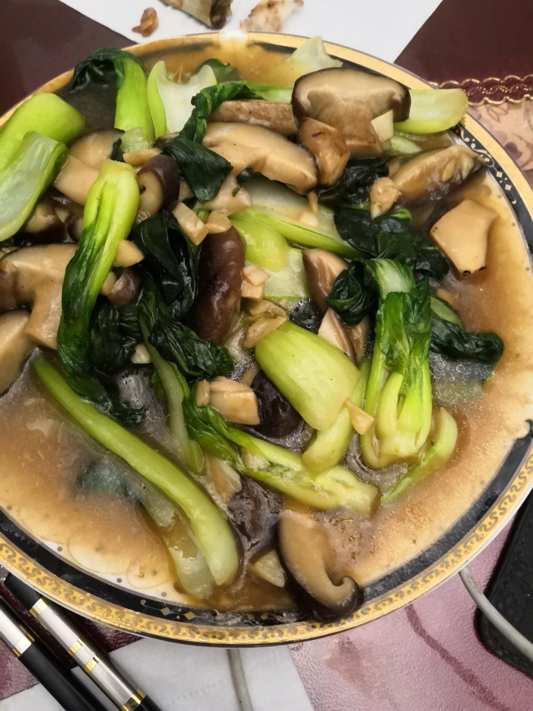 老丁的私房菜-香菇炒油菜