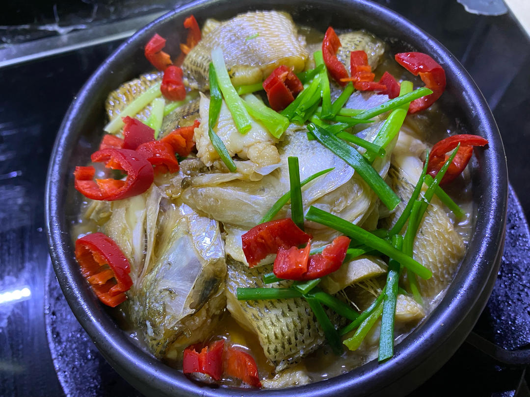 鲜嫩豆腐鲈鱼煲