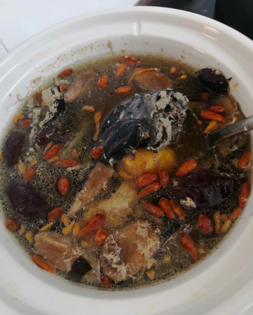 板栗虫草花鸡汤