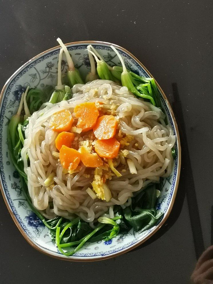 万能凉拌菜料汁（凉拌菠菜粉丝）