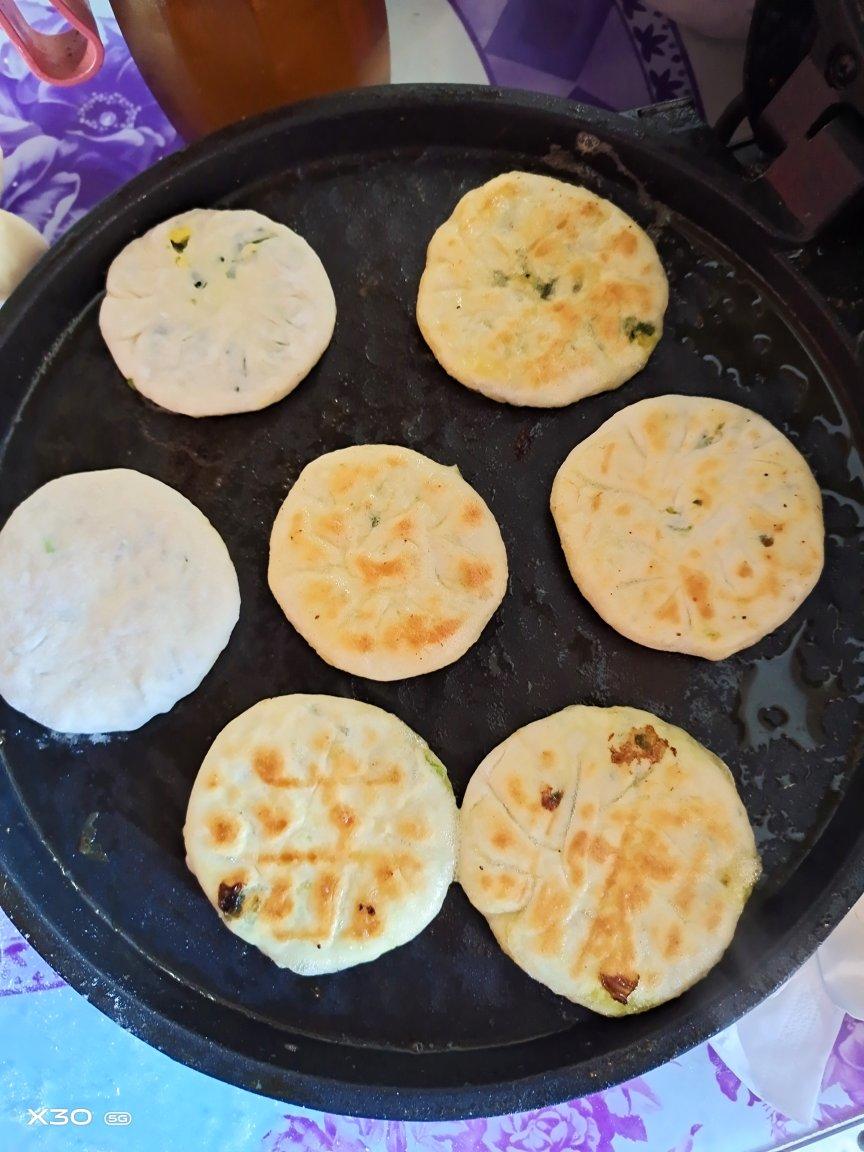 会连续吃八个的萝卜馅饼