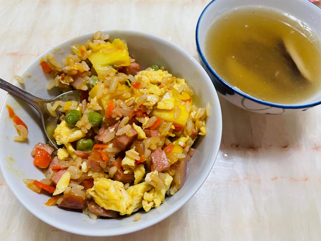 菠萝炒饭