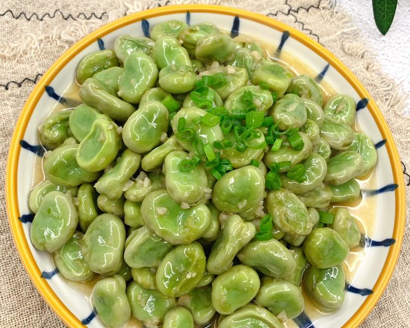 蒜香蚕豆的做法