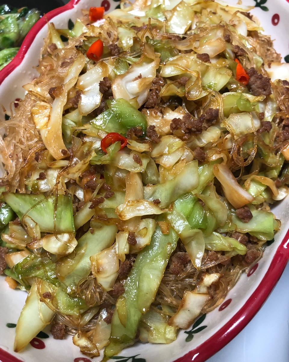 卷心菜炒粉丝 Glass noodles with Cabbage