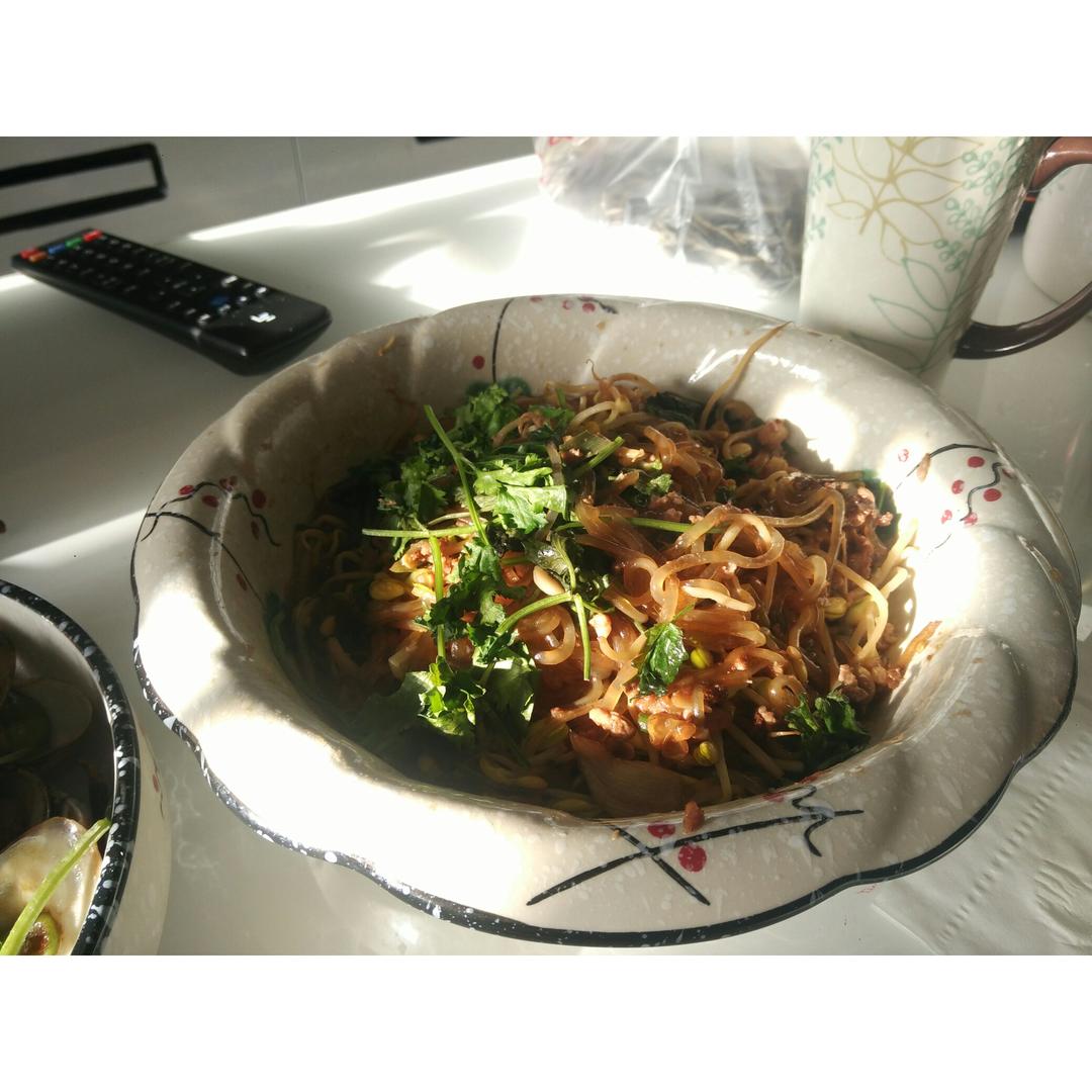 豆芽炒肉丝