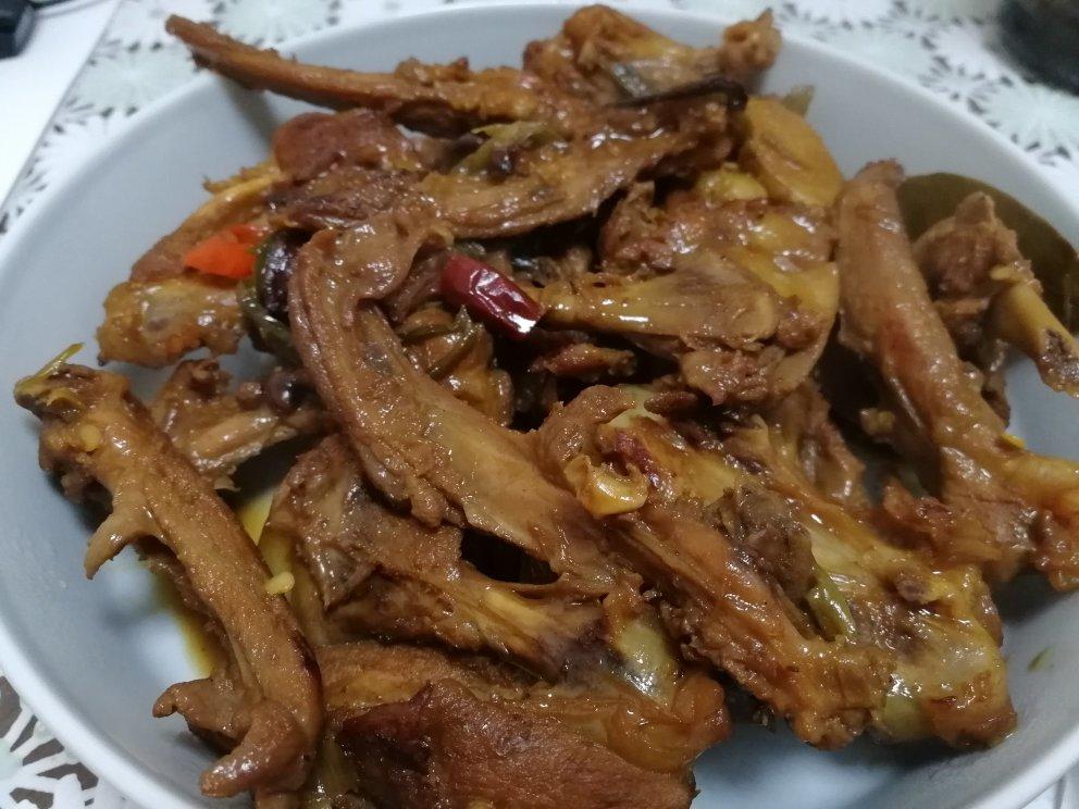 酱烧鸭锁骨